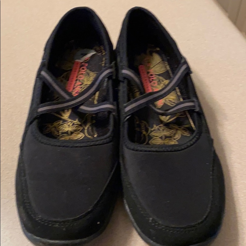 Like new!! Worn 2 times. Very comfy